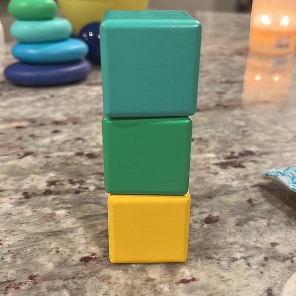 Lovevery blocks and beanbags from The Explorer set (months 9-10) - Picture 2 of 6